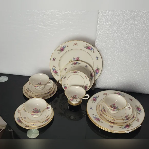 1930s REAR LENOX ROSE 20 PIECES Dinnerware Set WITH PURPLE LENOX STAMPED REAR - Picture 14 of 14